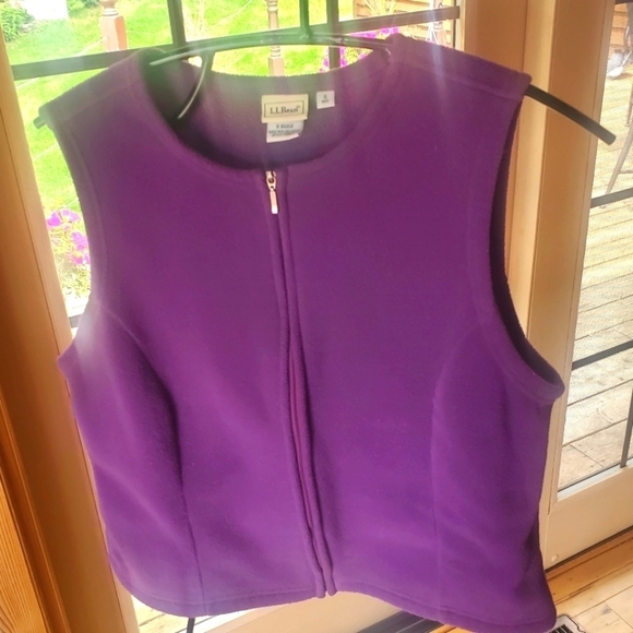 L.L. Bean Polartec Sleeveless Purple Fleece Zippered Sz. M Vest - Picture 1 of 8